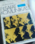 Filsafat Komunikasi